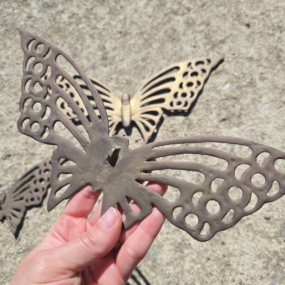 Vintage brass butterfly wall decor pieces mid-century cottage core. Lot Of 3 - Picture 8 of 12